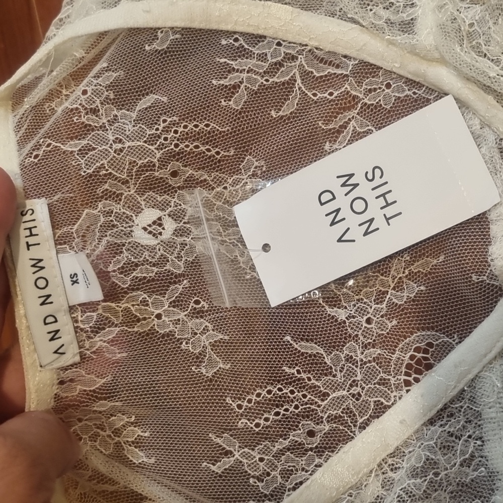 And Now This Lace Top Cream Size Extra Small - Picture 5 of 12